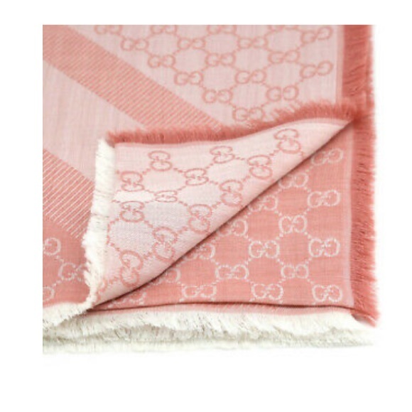 Authentic Gucci Pink classic GG logo wool scarf - Picture 3 of 6